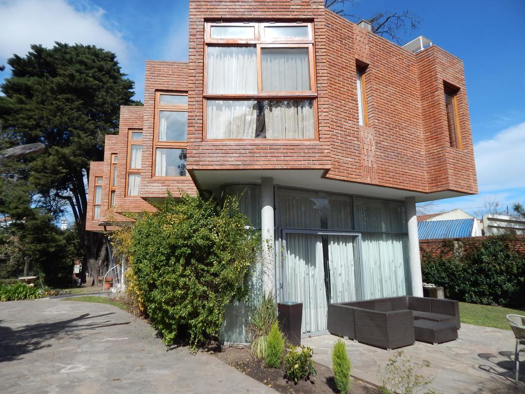 Hotel Aeropuerto Ezeiza Casa De Mr モンテ・グランデ エクステリア 写真