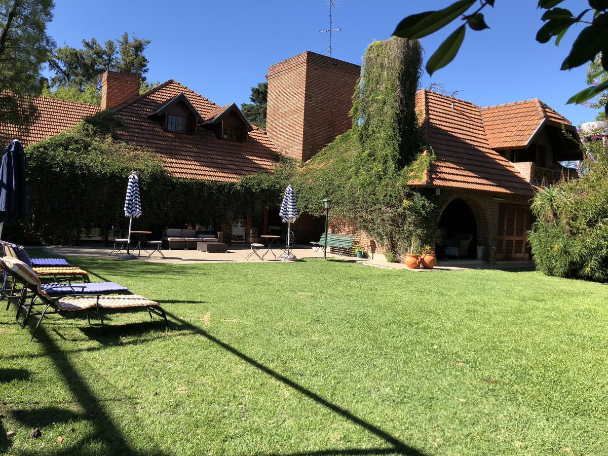 Hotel Aeropuerto Ezeiza Casa De Mr モンテ・グランデ エクステリア 写真