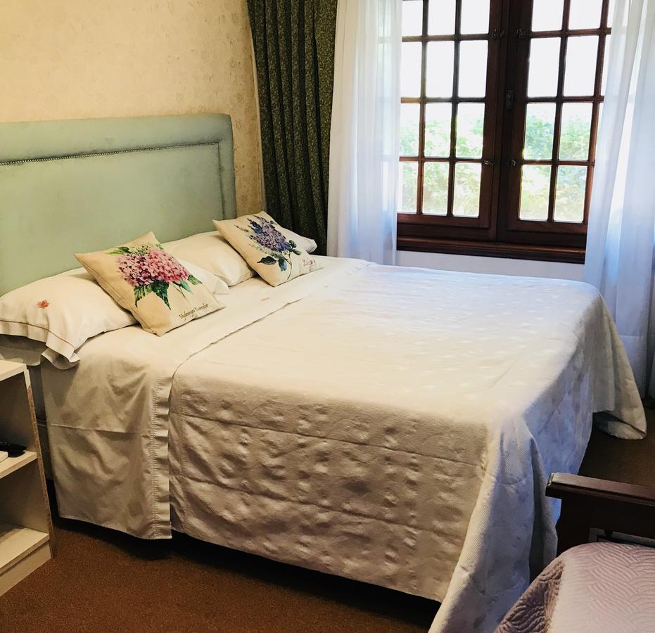Hotel Aeropuerto Ezeiza Casa De Mr モンテ・グランデ エクステリア 写真